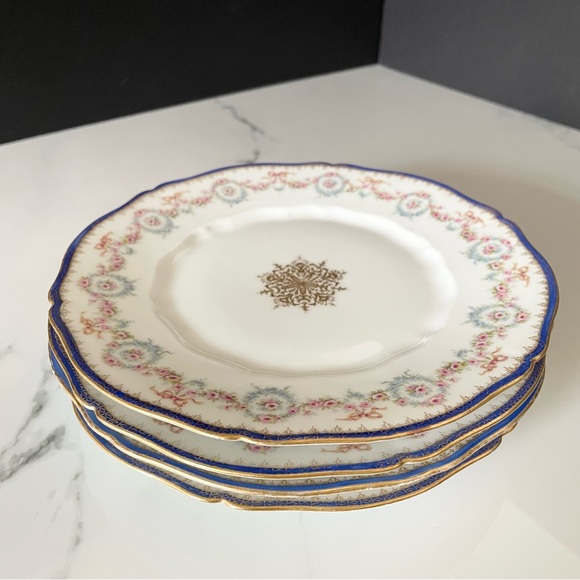 SET of 4 Blue Edged Floral 8